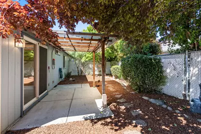 943 Hopkins Road, Central Point, OR 97502 - Photo 17