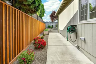 2025 Manchester Dr, Medford, OR 97501 - Photo 45