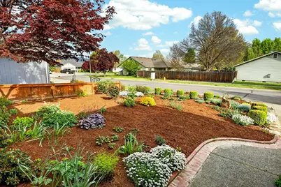 2025 Manchester Drive, Medford, OR 97501 - Photo 3