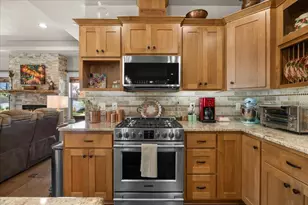 1835 Plateau Dr, Medford, OR 97504 - Photo 19