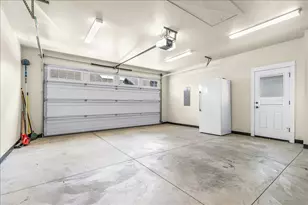 517 Windsong Way, Medford, OR 97504 - Photo 29