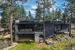 61865 Hosmer Lake Dr, Bend, OR 97702 - Photo 11