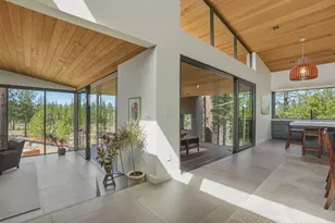 61865 Hosmer Lake Dr, Bend, OR 97702 - Photo 53