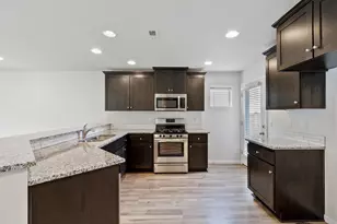 20550 SE Cameron Ave, Bend, OR 97702 - Photo 9