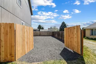 628 NW Green Forest Cir, Redmond, OR 97756 - Photo 43