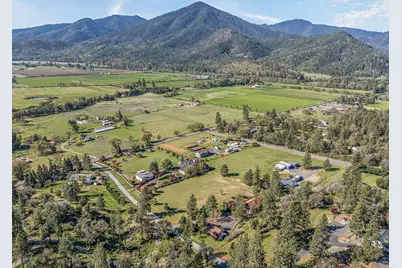 8330 Hwy 238, Jacksonville, OR 97530 - Photo 43