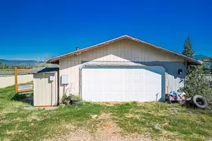 243 Hwy 234, Eagle Point, OR 97524 - Photo 37