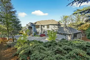 2583 Oak View Cir, Medford, OR 97504 - Photo 13