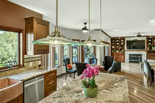 2583 Oak View Cir, Medford, OR 97504 - Photo 17