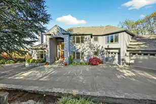 2583 Oak View Cir, Medford, OR 97504 - Photo 11