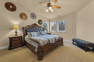 935 SW Chamberlain St, Bend, OR 97702 - Photo 17