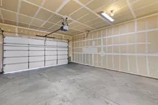 935 SW Chamberlain St, Bend, OR 97702 - Photo 33