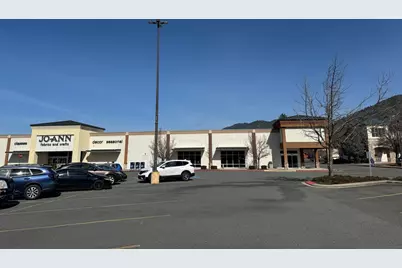 959 NE D Street #1090 &1101, Grants Pass, OR 97526 - Photo 3