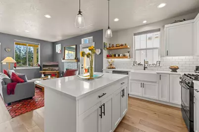 1112 N Wildflower Lane, Sisters, OR 97759 - Photo 5