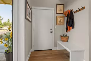 1112 N Wildflower Ln, Sisters, OR 97759 - Photo 3