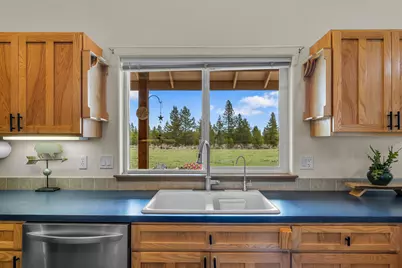 50940 S Huntington Road, La Pine, OR 97739 - Photo 9