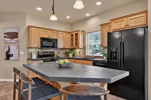 1370 Northwest Mount Washington Drive, Bend, OR 97703 - Photo 11