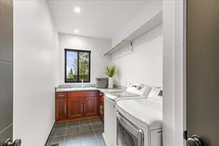 4351 Vista Pointe Dr, Medford, OR 97504 - Photo 19