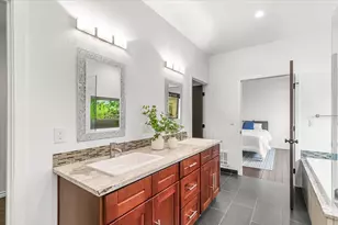 4351 Vista Pointe Dr, Medford, OR 97504 - Photo 15