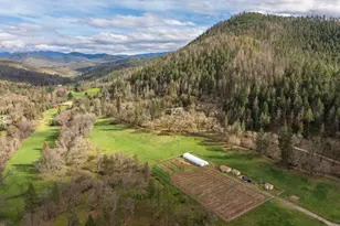 3998 Little Applegate Rd, Jacksonville, OR 97530 - Photo 9