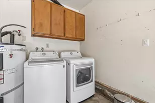 3167 Delta Waters Rd, Medford, OR 97504 - Photo 11