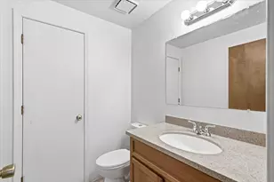 3167 Delta Waters Rd, Medford, OR 97504 - Photo 9