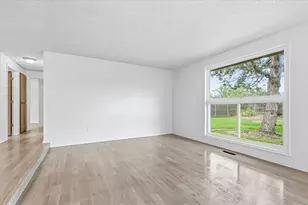 3167 Delta Waters Rd, Medford, OR 97504 - Photo 3