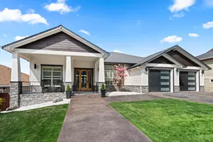 1315 Poppy Ridge Dr, Eagle Point, OR 97524 - Photo 1