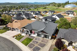 1315 Poppy Ridge Dr, Eagle Point, OR 97524 - Photo 57