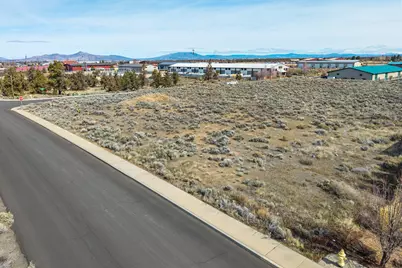 2200 SW Deerhound Avenue, Redmond, OR 97756 - Photo 9