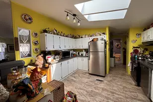 1000 S McKern Ct, Newberg, OR 97132 - Photo 3