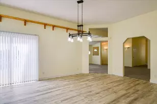 533 NE Shoshone Dr, Redmond, OR 97756 - Photo 15