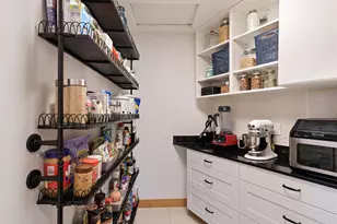 61280 Mountain Breezes Ct, Bend, OR 97702 - Photo 17