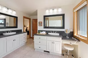 61280 Mountain Breezes Ct, Bend, OR 97702 - Photo 23