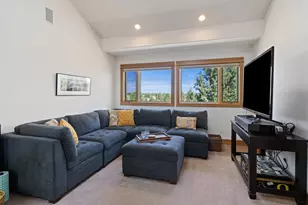 61280 Mountain Breezes Ct, Bend, OR 97702 - Photo 29