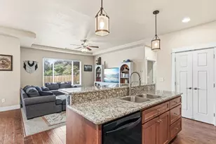 707 Sweethome Pl, Medford, OR 97504 - Photo 11