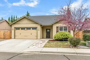 707 Sweethome Pl, Medford, OR 97504 - Photo 3