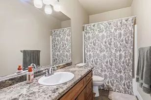 707 Sweethome Pl, Medford, OR 97504 - Photo 23