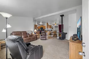 715 S Main St, Prineville, OR 97754 - Photo 21