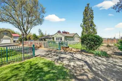 826 Oak Grove Road, Medford, OR 97501 - Photo 53
