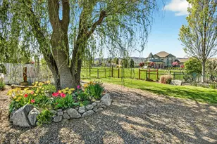 826 Oak Grove Rd, Medford, OR 97501 - Photo 5