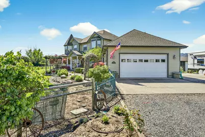 826 Oak Grove Road, Medford, OR 97501 - Photo 9