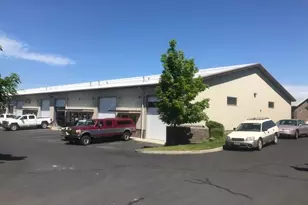 840 SE Woodland Blvd, Bend, OR 97702 - Photo 1