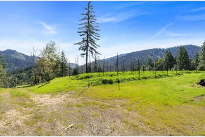 17939 E Evans Creek Road, Rogue River, OR 97537 - Photo 21