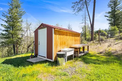17939 E Evans Creek Road, Rogue River, OR 97537 - Photo 37