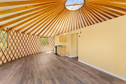 17939 E Evans Creek Road, Rogue River, OR 97537 - Photo 5