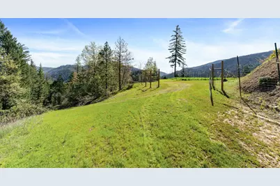 17939 E Evans Creek Road, Rogue River, OR 97537 - Photo 19
