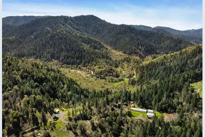 17939 E Evans Creek Road, Rogue River, OR 97537 - Photo 15