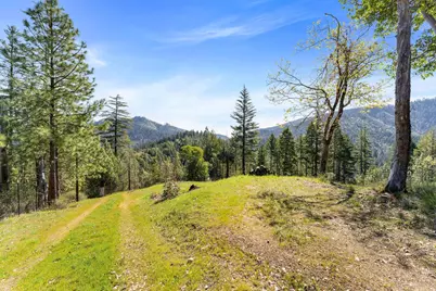 17939 E Evans Creek Road, Rogue River, OR 97537 - Photo 25