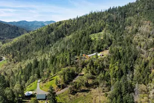 17939 E Evans Creek Rd, Rogue River, OR 97537 - Photo 13